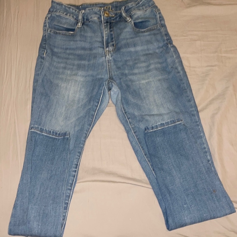 Rue 21 skinny jeans size 6 fits up or down a size.